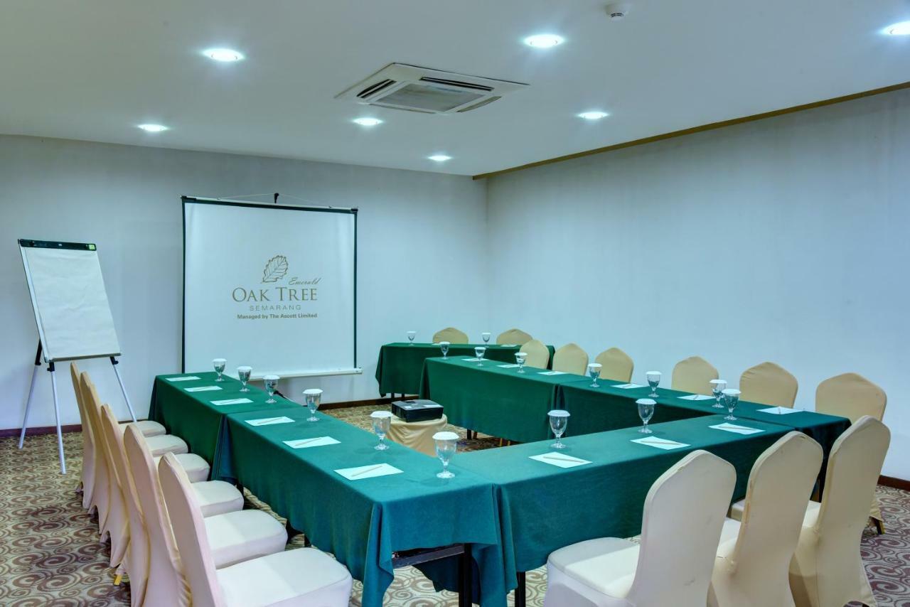 Oak Tree Emerald Hotel & Coventions Semarang Exterior photo